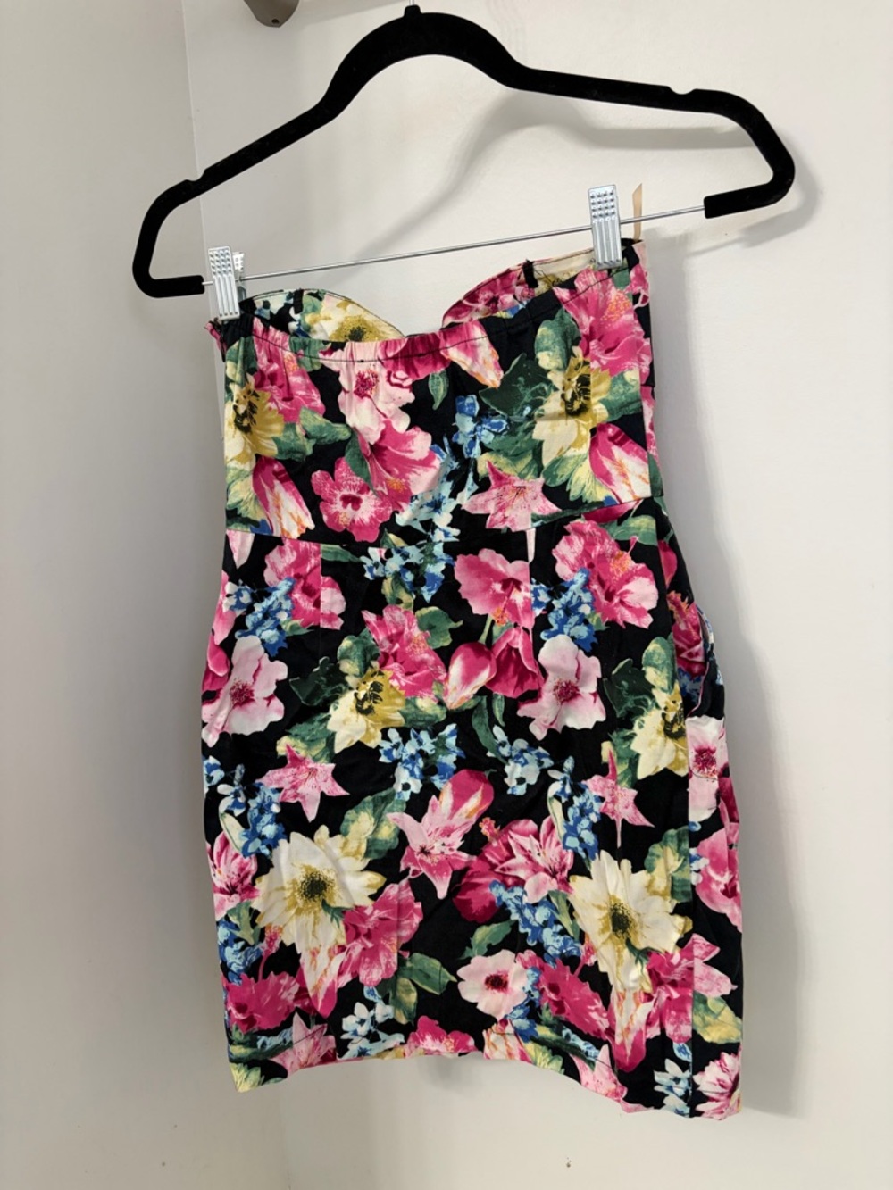 Vintage Strapless Floral Bodycon Dress‎ - Black, Pink, Yellow, Blue - Picture 5 of 8